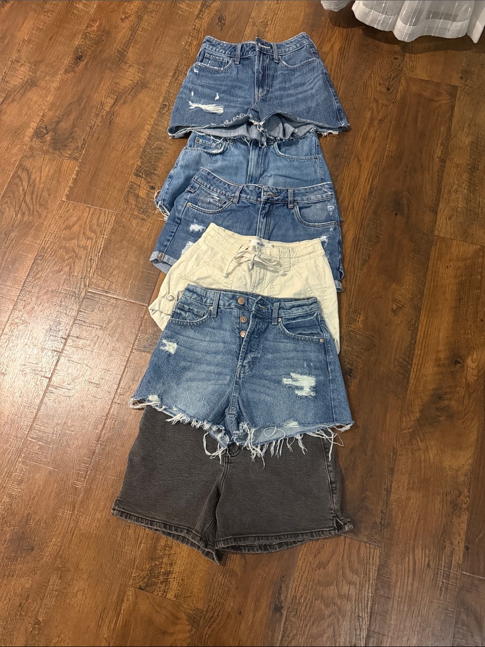 Hollister Mixed Denim & Neutral Shorts Bundle - Blue, Cream, Black